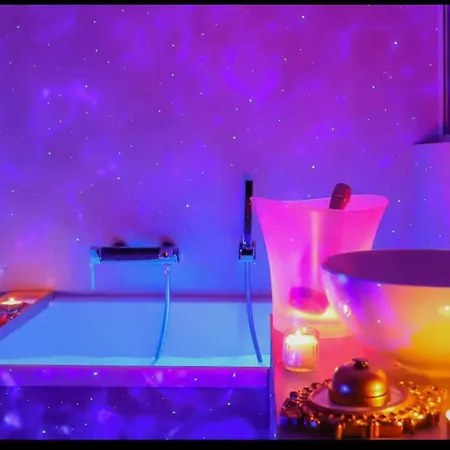 Loveroom Muse Old Town Jacuzzi Vieille *